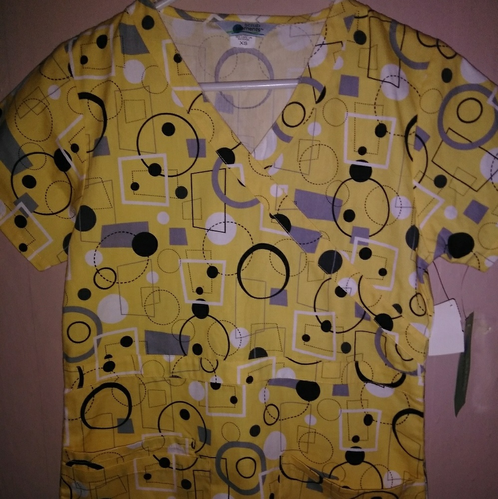 Yellow & grey scrub outfit